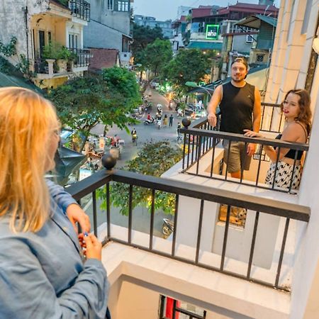 Mad Monkey Hanoi Hostel Exterior photo