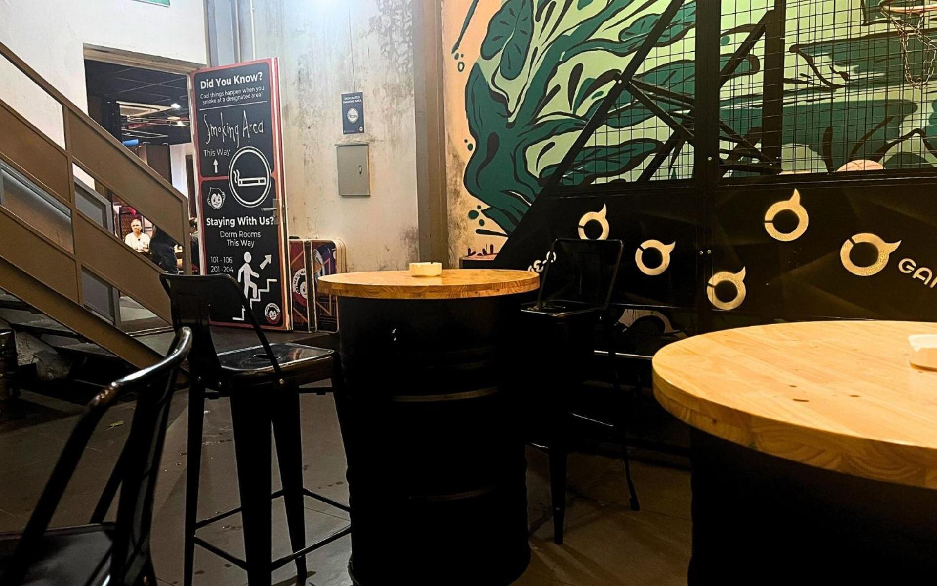 Mad Monkey Hanoi Hostel Exterior photo