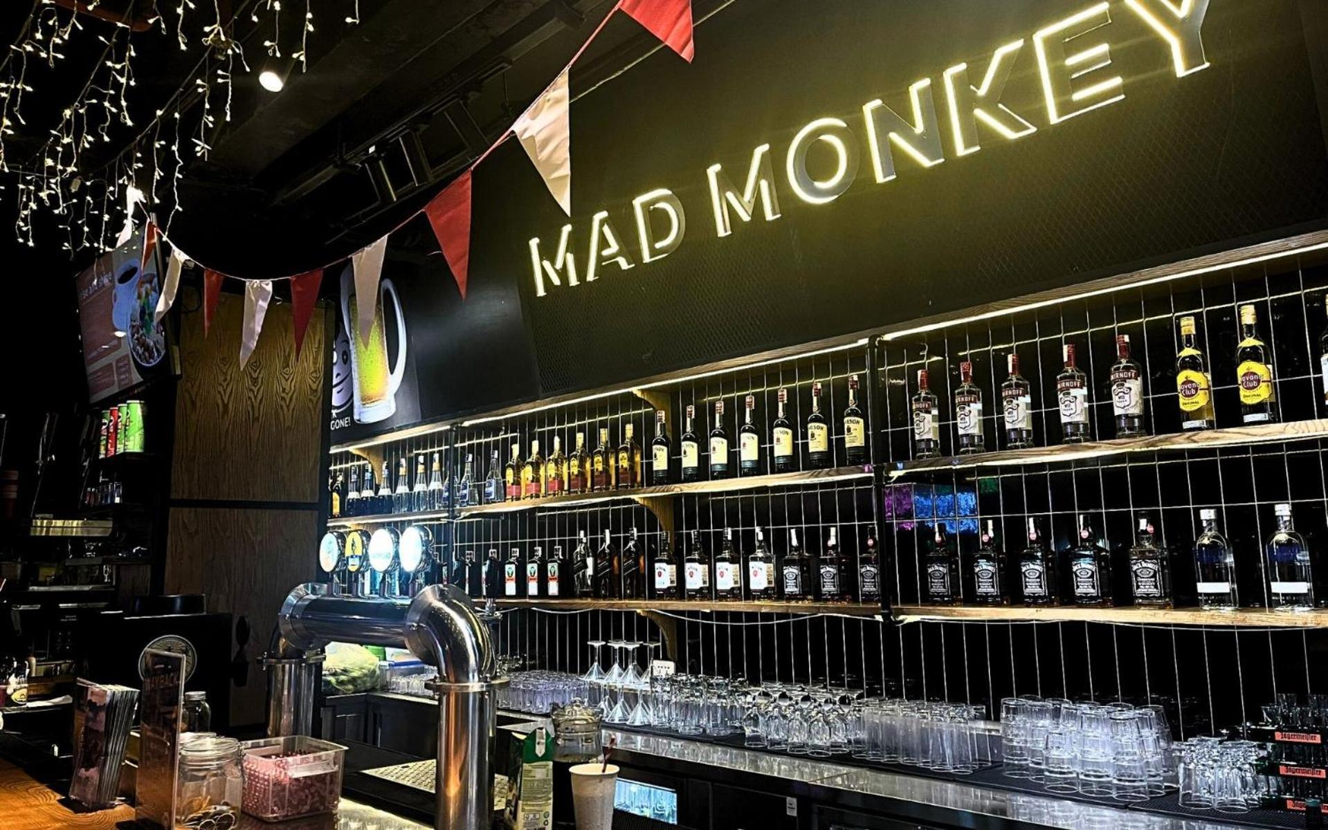 Mad Monkey Hanoi Hostel Exterior photo